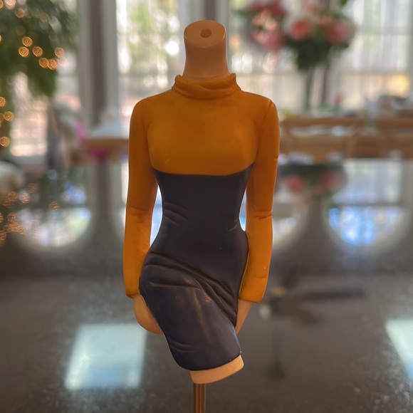 The Latest Thing "High Impact" Fashion MANNEQUIN SCULPTURE Figurine - Picture 5 of 8